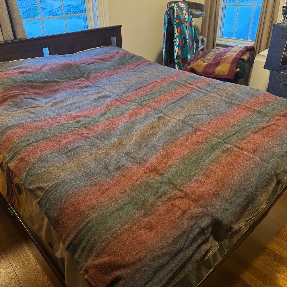 Pendleton Yakima wool camp blanket in Clearwater pattern
